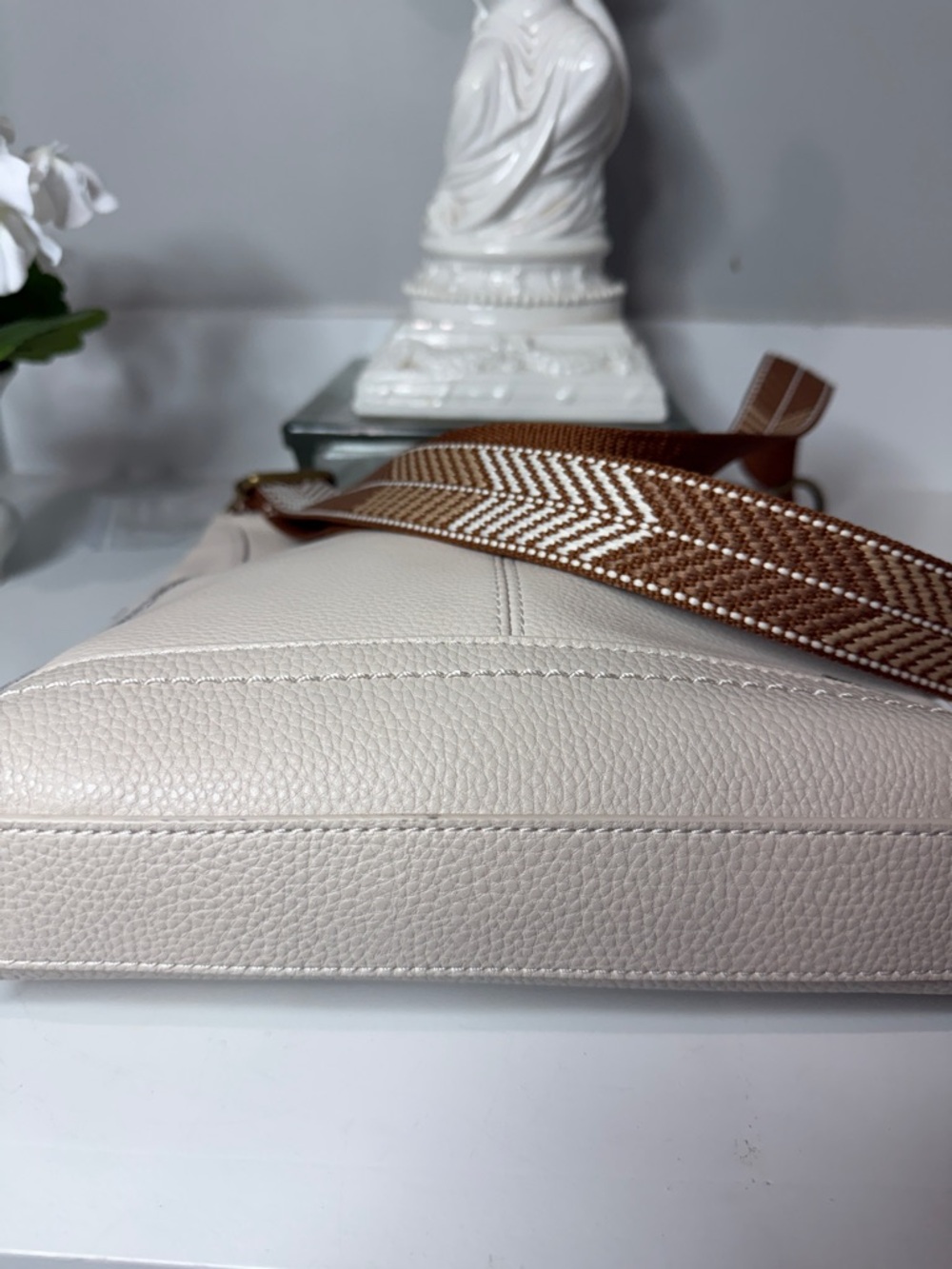 Classic Cream Leather Crossbody Bag with Brown Strap the sac New - Picture 3 of 4